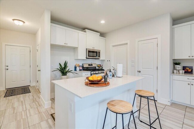 Building Photo - 439 White Steppe Way