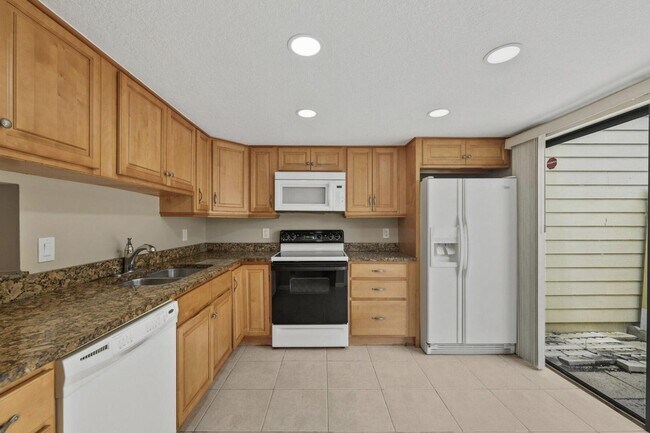 Building Photo - 402 Lakewood Ct