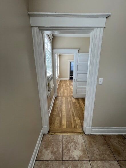 Building Photo - 5108 Silver St