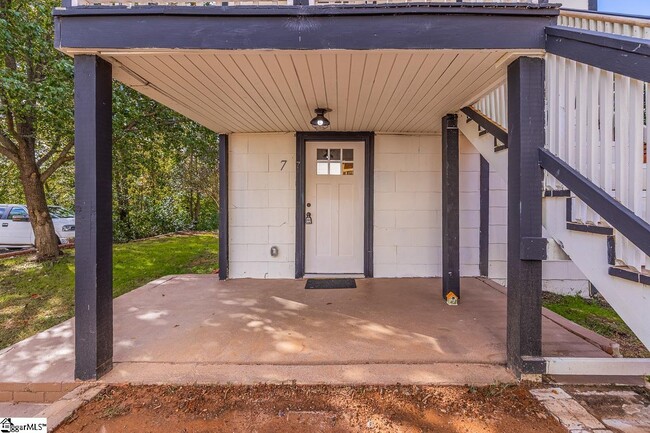 Building Photo - 530 Peronneau St