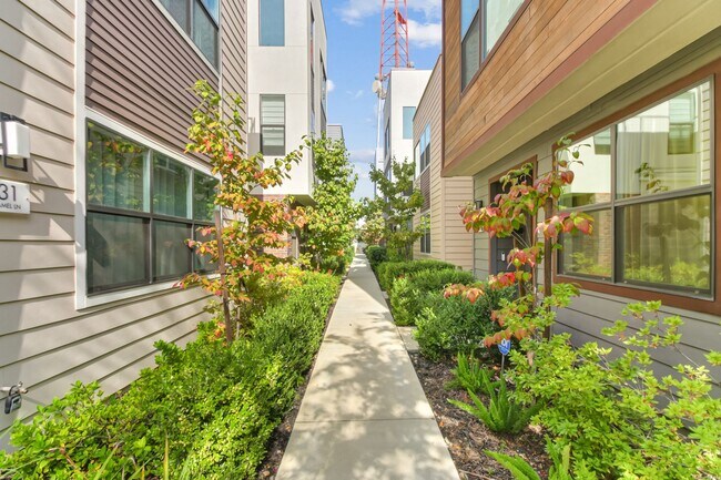 Building Photo - Move-In Special! Beautiful Alkali Flat Ren...