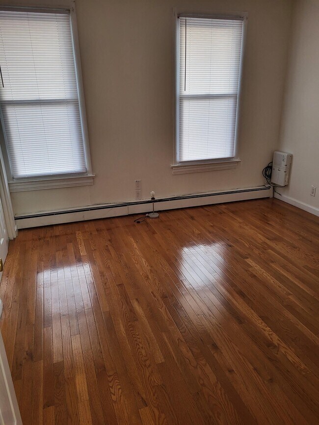 Building Photo - 89 W 21st St