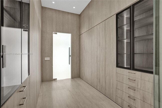 Building Photo - 3234 SW 53rd Ct