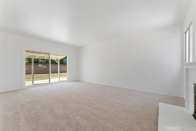 Building Photo - Move-In Ready 3-Bedroom Home on an Oversiz...