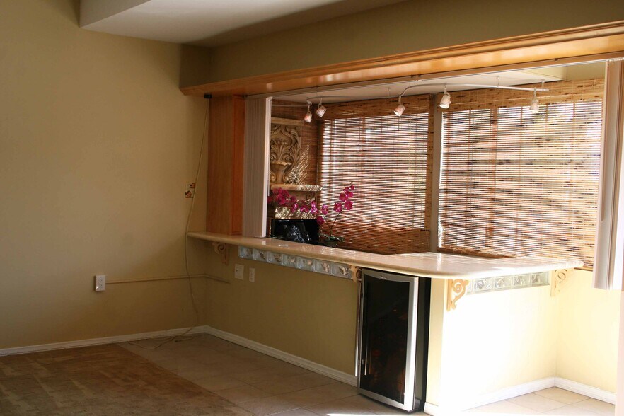 Building Photo - 6037 Comey Ave