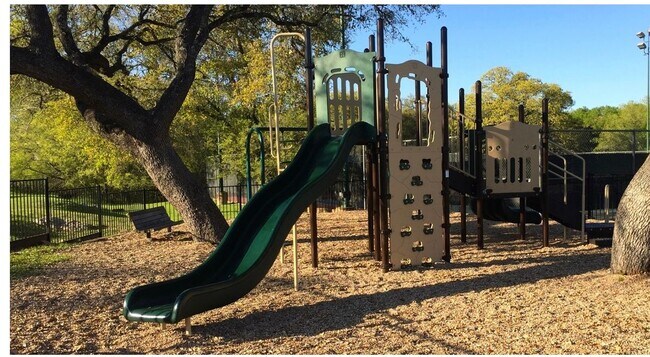 Building Photo - 3210 Festus Dr