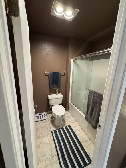 Bathroom 1 - 18557 Caminito Pasadero