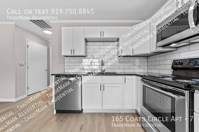 Building Photo - 165 Coats Cir