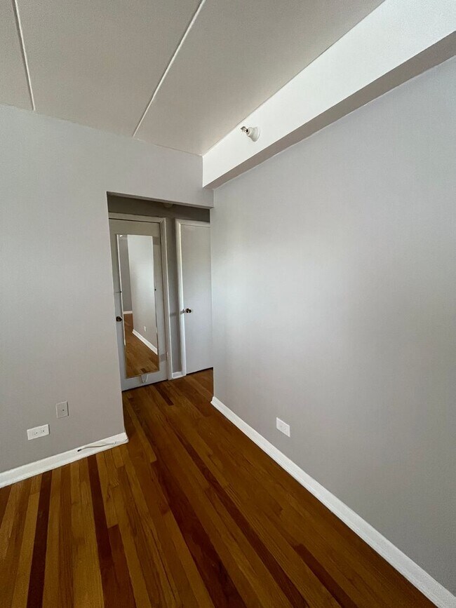 Building Photo - Salem Village Apartments LLC