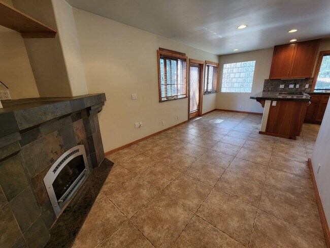 Building Photo - 252 - Yaho Duplex