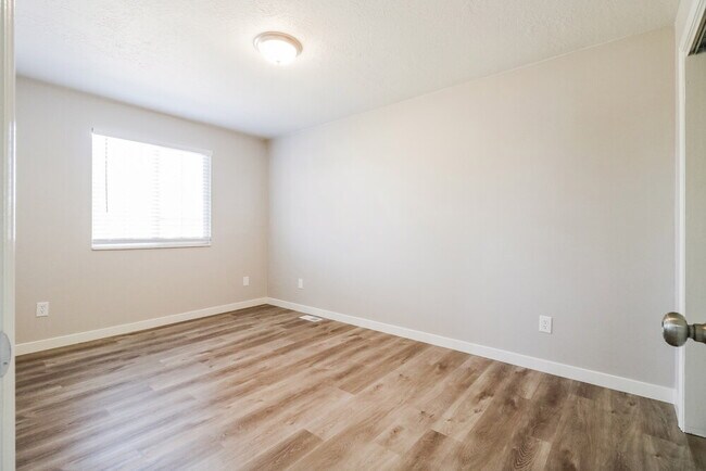 Building Photo - 4829 3900 W St
