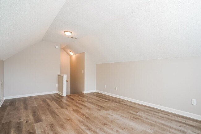 Building Photo - 204 Yellow Jasmine Path