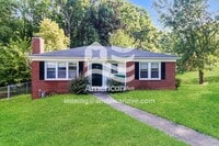 Building Photo - 104 Forest Ln Dr