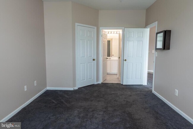 Building Photo - 2705 Ashfield Dr