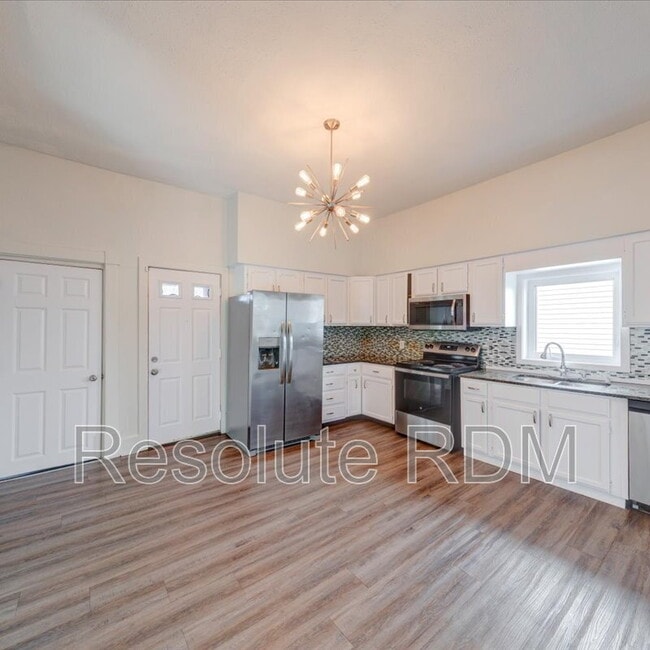 Building Photo - 1154 Villa Ave