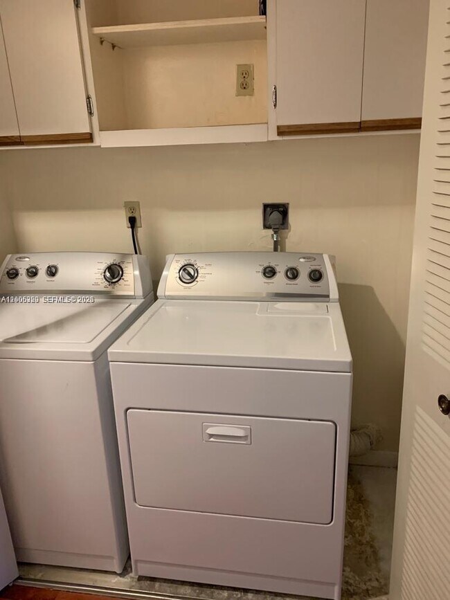 Building Photo - 15292 SW 46th Ln