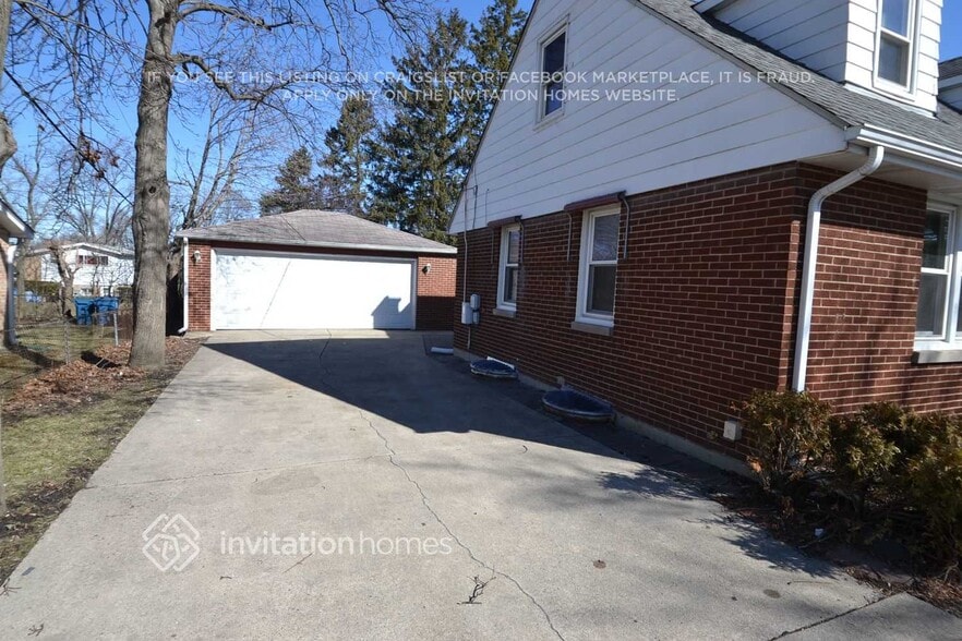 Building Photo - 1111 Brookwood St