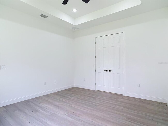 Building Photo - 275 Lecturn St