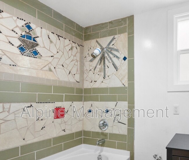 Building Photo - 830 47th St