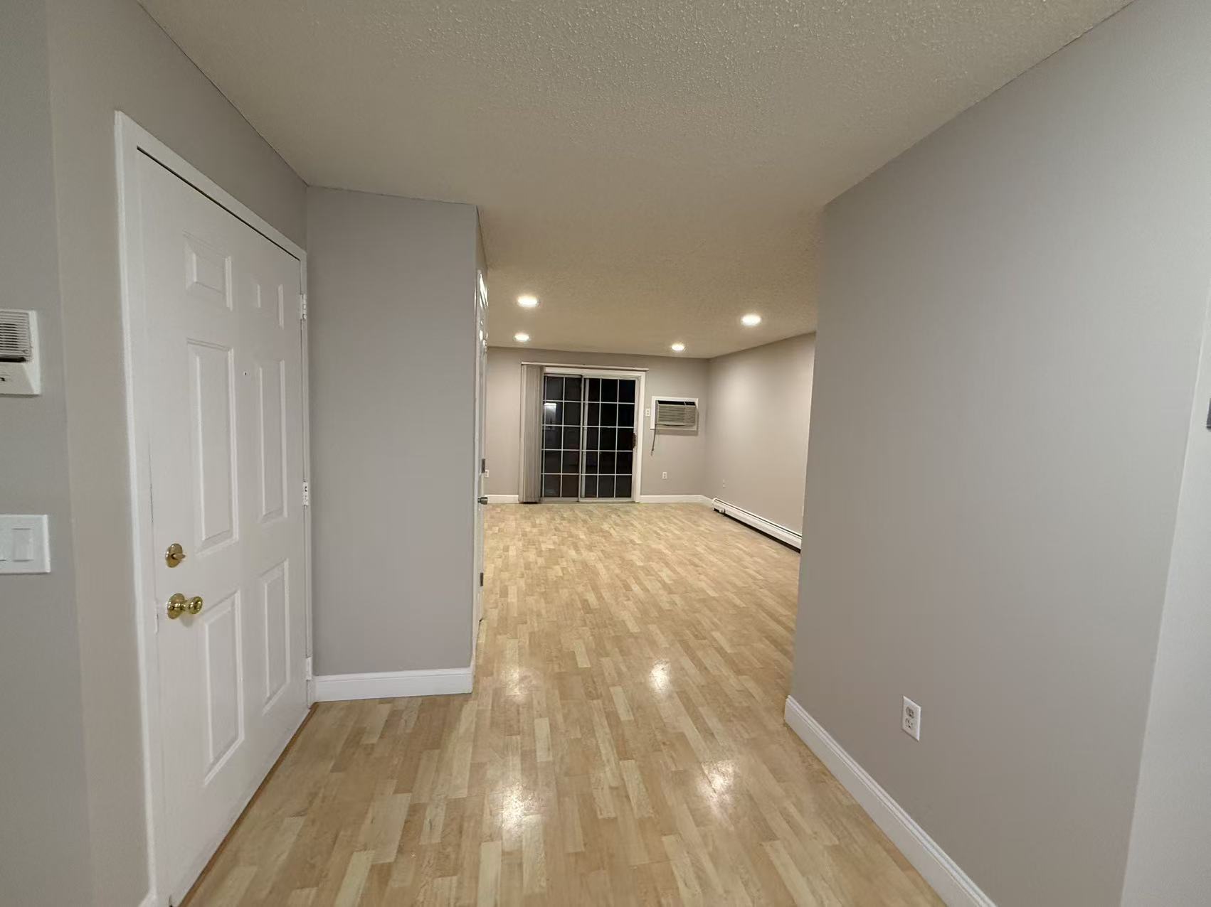 Building Photo - 7 Saint James Pl