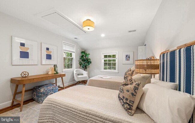 Building Photo - 4413 Butterworth Pl NW