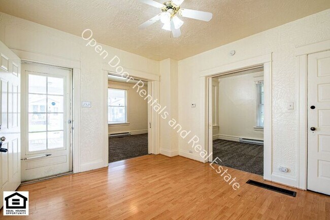 Building Photo - 608 Anderson Ave