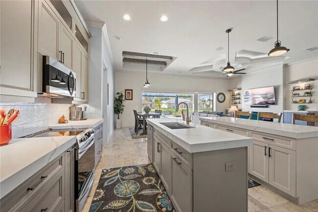 Building Photo - 414 SE 21st Terrace