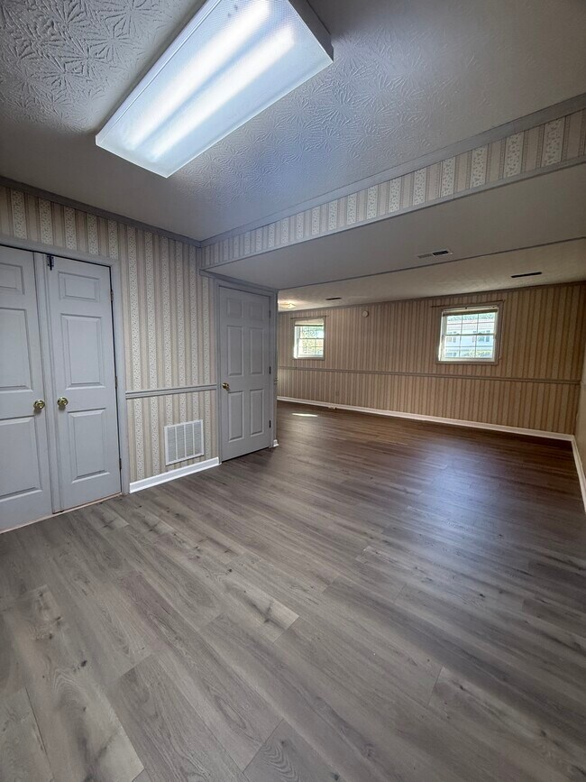 Building Photo - 2 Bedrooms House, Rockingham County