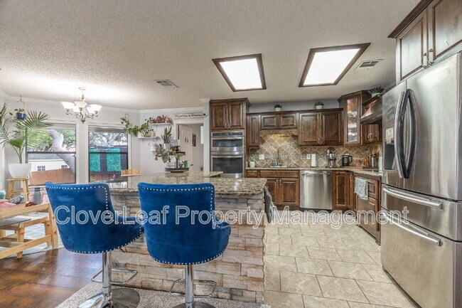 Building Photo - 10211 Stone Garden