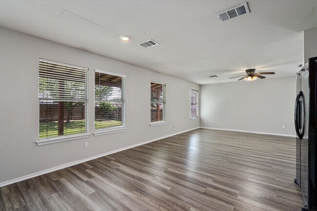 Building Photo - 142 Jack Rabbit Ln