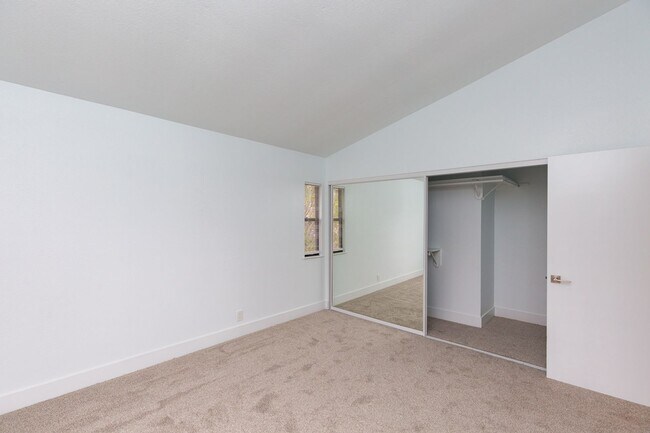 Building Photo - 2 bed, 2 bath Townhome – LA JOLLA/UTC