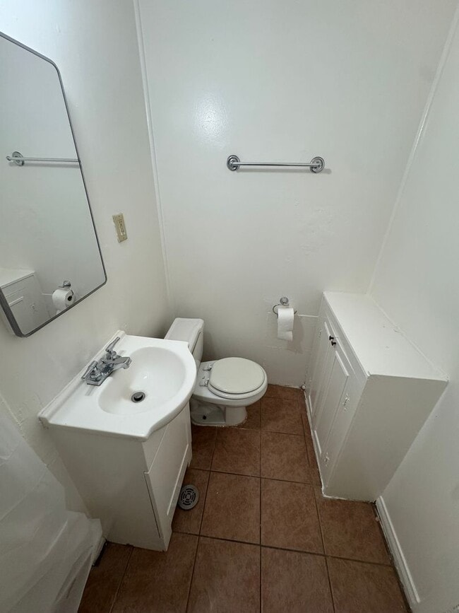 Building Photo - Cozy 1 bedroom cabin house