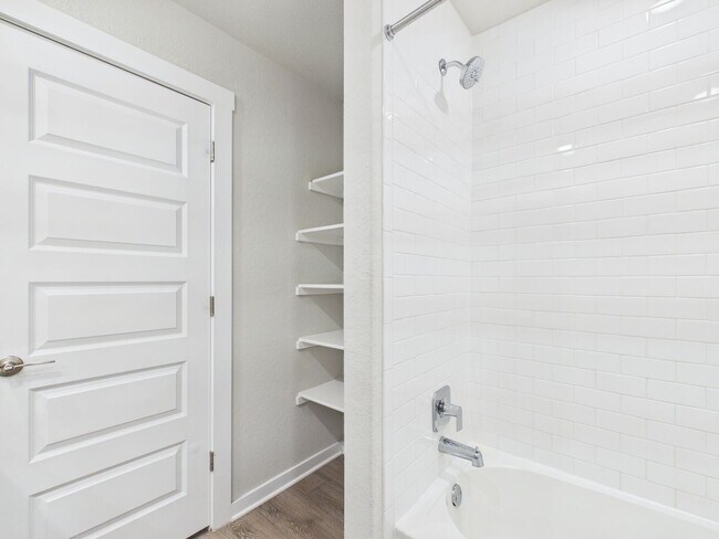 Building Photo - Beautiful Bar W Ranch Home – Hill Country Charm with Modern Comforts