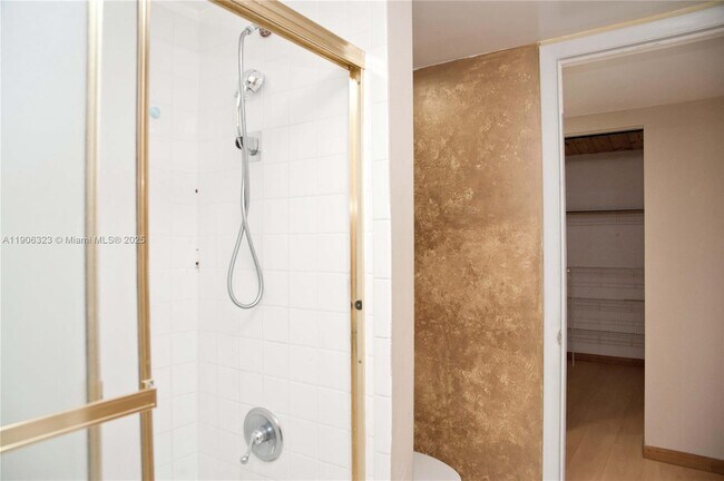 Building Photo - 19216 NE 25th Ave