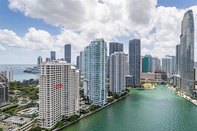 Building Photo - 888 Brickell Key Dr