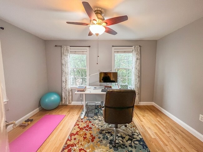 Building Photo - 20 Russell St