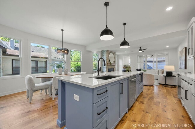 Building Photo - 715 N Brainard St