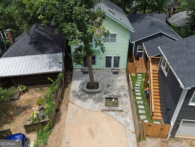 Building Photo - 937 Austin Ave NE