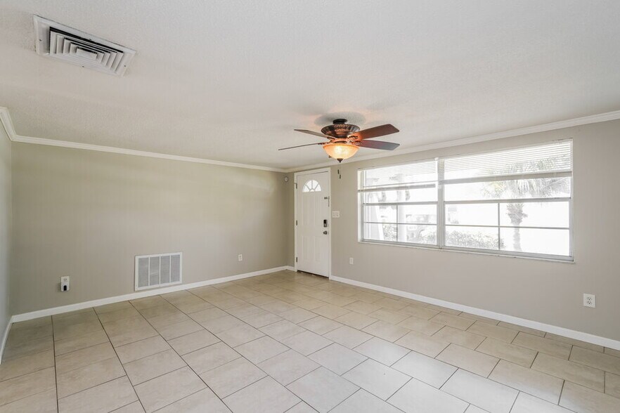 Building Photo - 7211 Moravian Dr