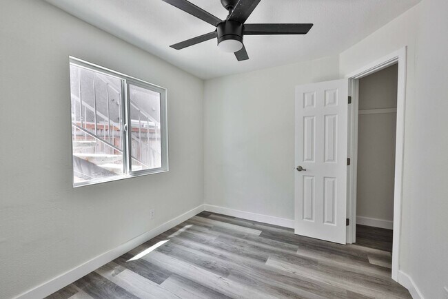 Building Photo - Modern 2 Bedroom 1 Bathroom in North Park!