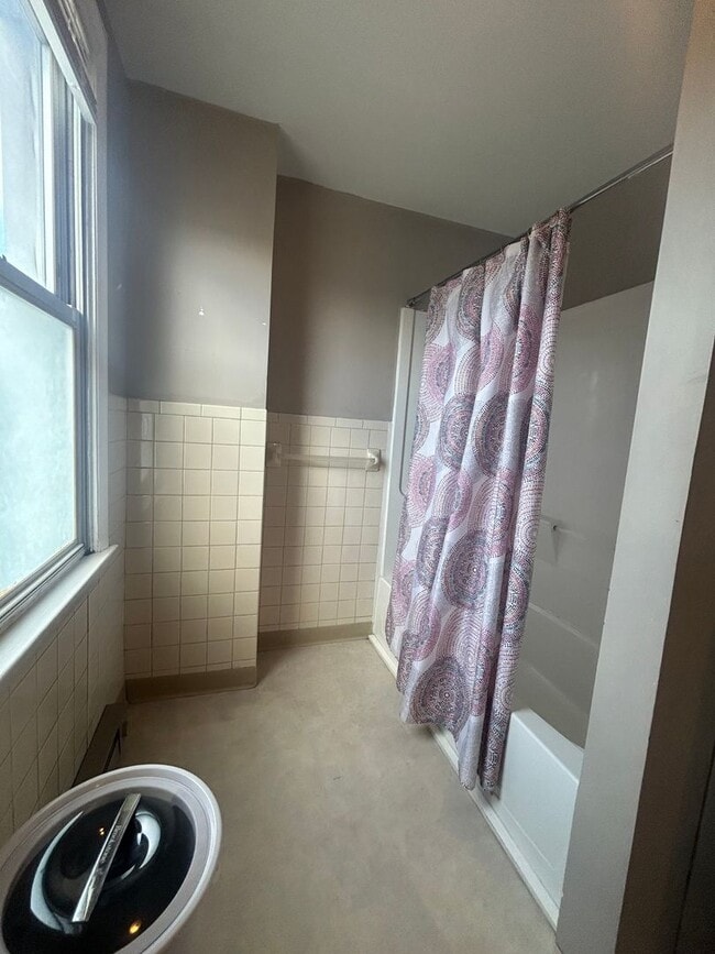 Building Photo - 4-bedroom duplex in south Steelton