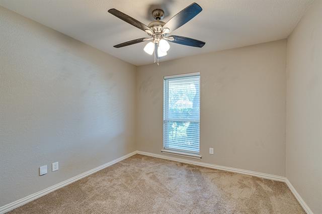 Building Photo - 2101 Warwick Dr