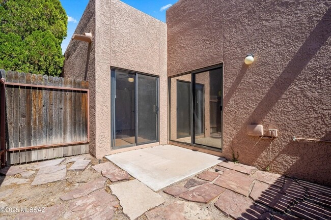 Building Photo - 3980 Roger Ln
