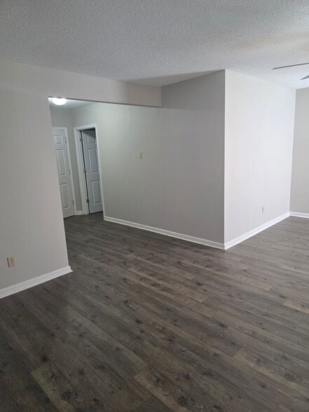 Building Photo - 305 Hightower St