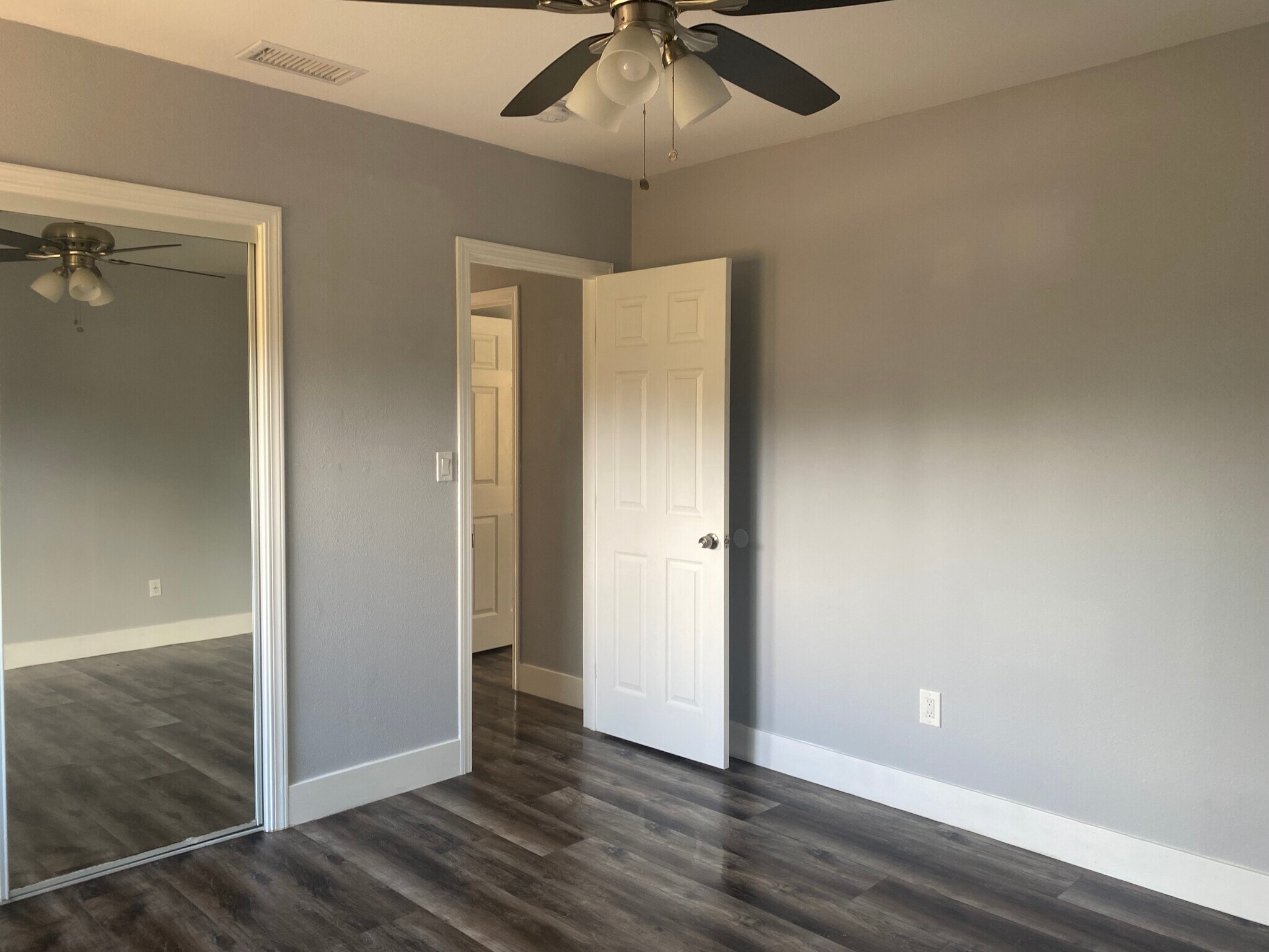 Building Photo - 10390 Don Pico Rd