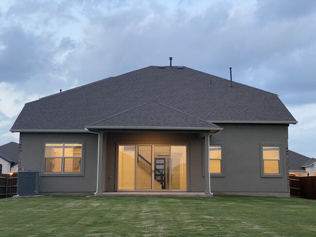 Building Photo - 16805 Lemonia Cove