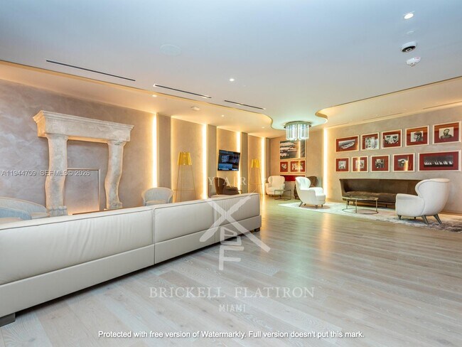 Building Photo - 1000 Brickell Plaza