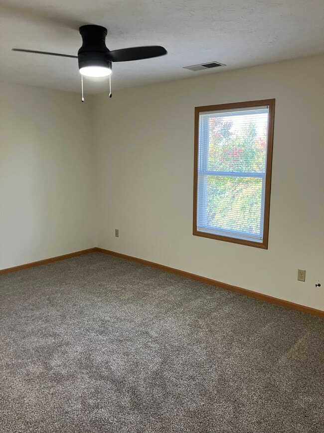 Building Photo - Updated 2 Bedroom (1084 sq ft), 1.5 Baths, and 1-Car Attached Garage in Troy, Ohio!