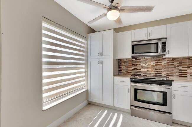 Building Photo - 1131 Violet Terrace