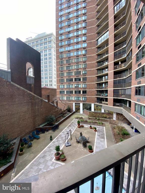 Building Photo - 1420 Locust St